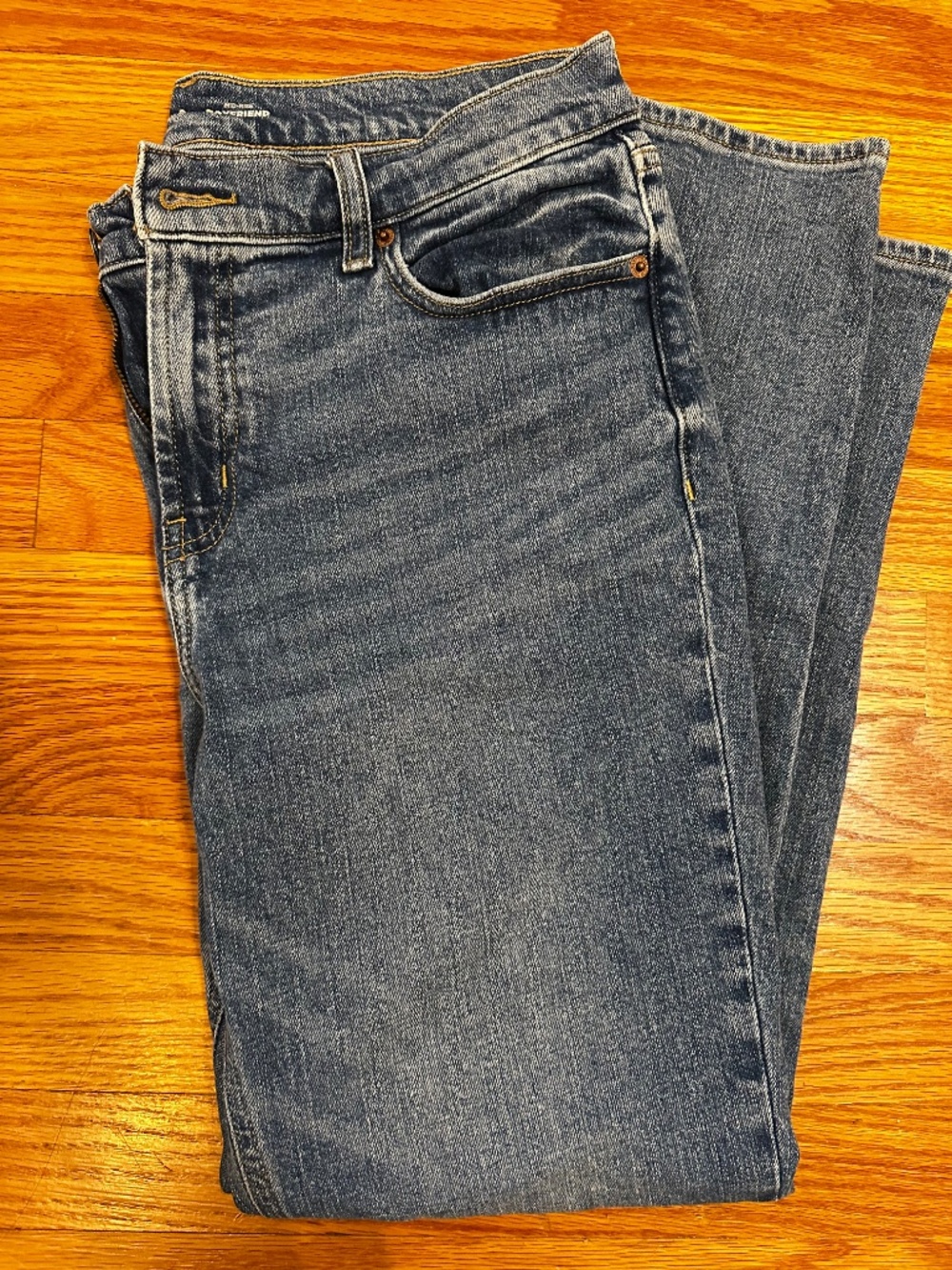 Old Navy Mid Rise Boyfriend Jeans - 6